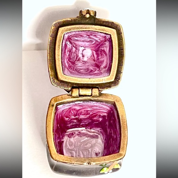 Jay Strongwater Pill Trinket Box Chinese Figure Fans Enamel Crystals
NEW
5051 - Picture 5 of 7